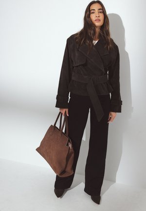 NA-KD Kunstnahast jakk - dark brown