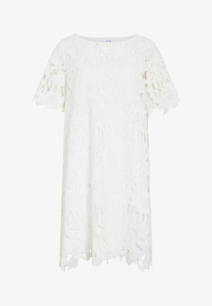 Hvid kortærmet blondekjole med blomsterudskæringsmønstre, bølgekant på ærmer og søm samt rund halsudskæring.