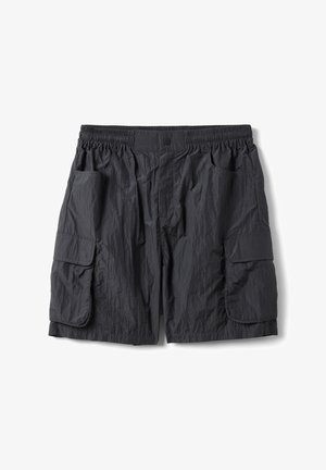 Zwarte lichtgewicht cargoshorts met elastische tailleband, knoop aan de voorkant, meerdere klep- en zijzakken.