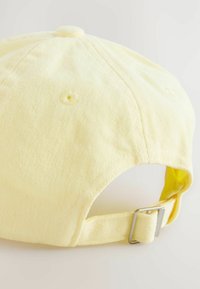 Unausgewählt, yellow