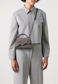 KARL LAGERFELD SIGNATURE - Borsa a mano - ash grey
