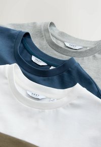 Nem kiválasztott, green tan blue