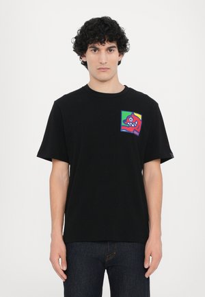 POP ART RUNNING DOG - Print T-shirt - black