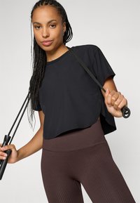 Must have, must have, must have! Must have, must have. Must have, must have! Must have, must have. Must have...