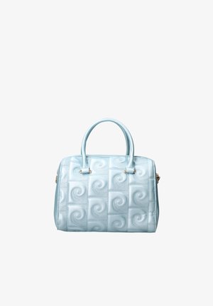 Sac à main bleu clair avec un motif en spirale texturé, de forme rectangulaire, à double poignées, et avec des accents en métal doré.