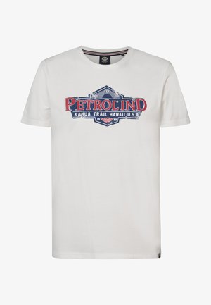 Tricou alb din bumbac, cu un imprimeu grafic în roșu și albastru, având inscripția "Petrolind Kahua Trail Hawaii U.S.A." și un design vintage.