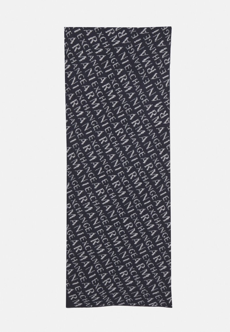 Tessuto blu scuro con loghi grigi chiari ripetuti in schemi diagonali, dalla texture liscia e forma rettangolare.