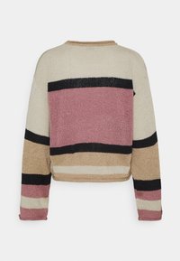 Maglione a maglia con strisce orizzontali in crema, rosa, nero e beige. Forma boxy con scollo rotondo e orlo a coste.