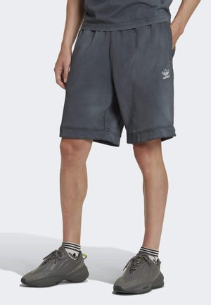 ESSENTIALS MADE WITH NATURE - Shorts - black