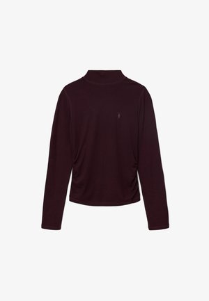 Langarmoberteil aus dunkelburgunderfarbenem Stoff mit einem hohen Kragen und seitlichen Raffungselementen, das eine dezente tonale Markenkennzeichnung auf der Brust aufweist.