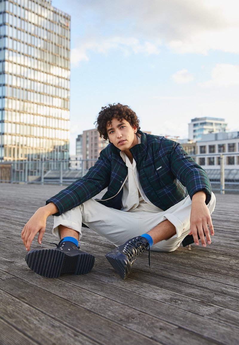 Converse RUN STAR HIKE UNISEX - Sapatilhas de cano alto - black