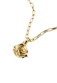 Collana con pendente a forma di fiore in oro, caratterizzata da un design dettagliato e riconoscibile, attaccata a una catena a maglie, che mette in risalto una finitura metallica lucida.