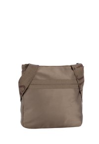 Hnedá nylonová crossbody taška s textúrovaným nastaviteľným popruhom, obsahujúca zipsovú kapsu a minimalistický dizajn. Hladký povrch.