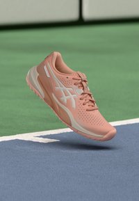 Unselected, cantaloupe/white