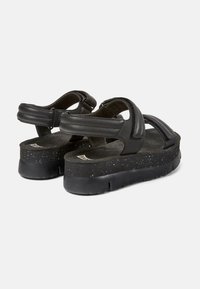 Camper ORUGA UP - Sandały na platformie