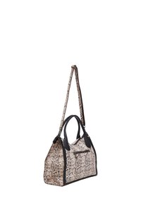 Borsa con motivo di pelle di serpente in beige e marrone, con dettagli in pelle nera, doppi manici e tracolla removibile.
