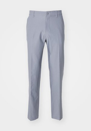 Svetlosive muške uske hlače s omčama za remen, prednjim kopčanjem na gumbe i bočnim džepovima, prikazane na bijeloj pozadini.