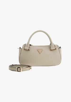 Sac à main beige à finition texturée, avec une quincaillerie dorée, deux anses supérieures et une bandoulière ajustable. Présente une plaque logo à l'avant.