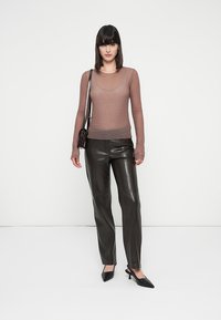 Vero Moda VMVIPS ciemnobrązowy