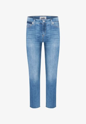 Jasnoniebieskie dżinsy o zwężanym kroju, z standardowymi kieszeniami, zapięciem na guzik i delikatnym blaknięciem na nogawkach.