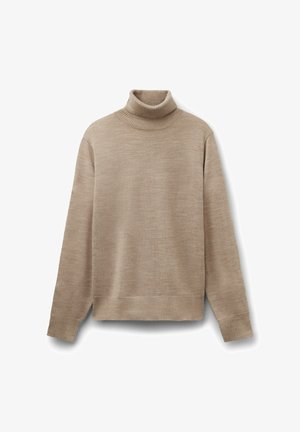 Suéter de cuello alto beige hecho de una suave tela texturizada, con cuello y dobladillo acanalados, que presenta mangas largas y un corte relajado.