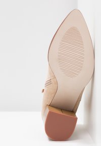 RAID Ankle Boot - nude