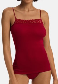 Hanro MOMENTS SPAGHETTI - Tílko - red dahlia