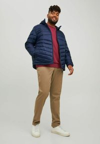 Jack & Jones JJEHERO PUFFER HOOD - Vinterjakker - navy blazer