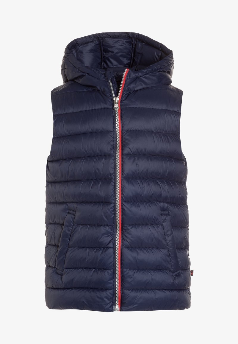 Granatowy pikowany bezrękawnik z kapturem, z zamkiem z przodu i czerwonym akcentem. Posiada dwie boczne kieszenie oraz teksturowany materiał dla lepszej izolacji.