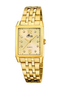 Reloj de cuarzo rectangular en tono dorado con una esfera texturizada, marcadores de hora de cristal y una pulsera de eslabones. Presenta números en negrita en las posiciones 12 y 6.