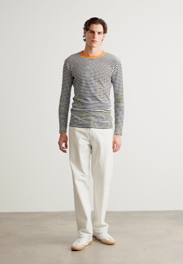 TOBIAS - Long sleeved top3