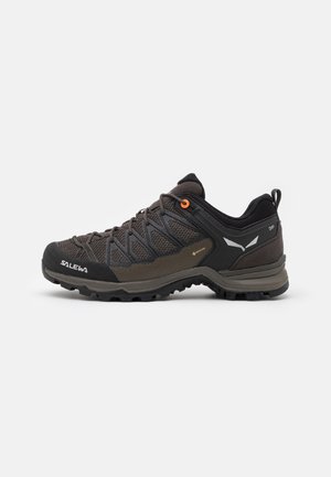 Salewa MOUNTAIN TRAINER LITE GORE TEX - Zapatillas de senderismo - wallnut/fluo orange