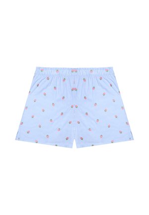 Shorts rayés bleu clair et blanc avec une ceinture élastique, décorés de petits motifs de fraises roses partout.