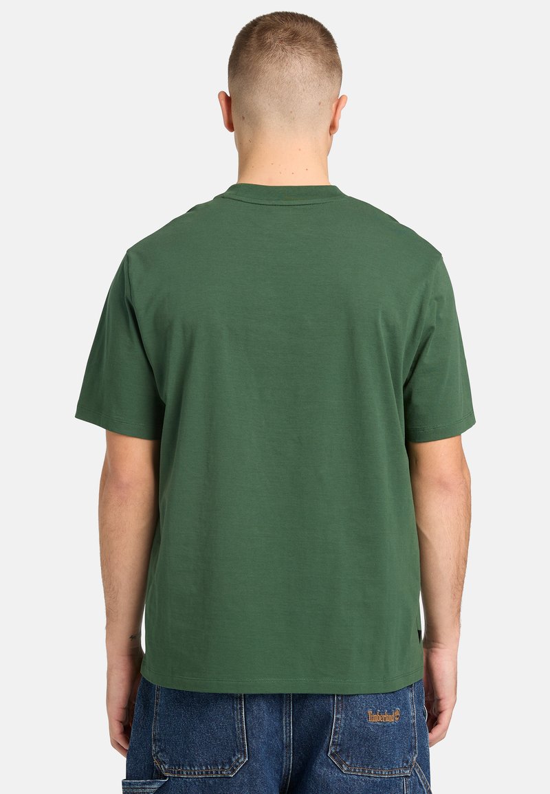 Timberland SHORT SLEEVE TEE - Triko s potiskem - pineneedle green
