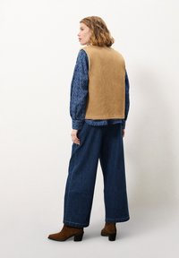 FRNCH Veste sans manches - camel