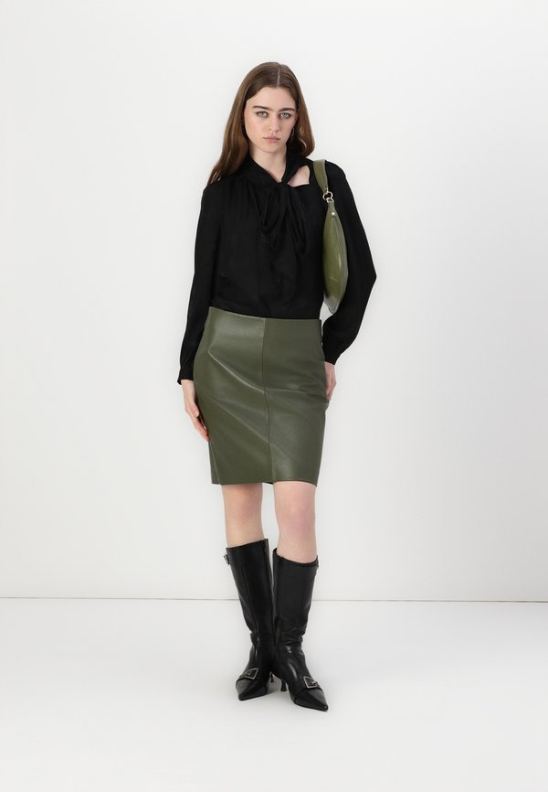 DANIN - Leather skirt - olive night3