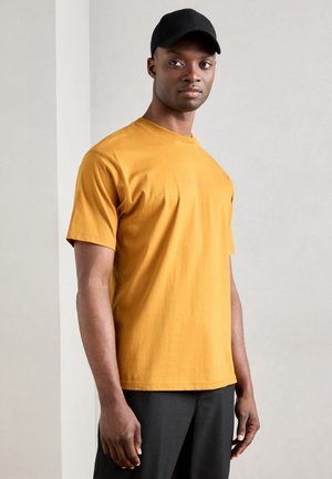 SEASONAL CORE CHEST ARTWORK RELAXED FIT  - T-paita - cathay spice