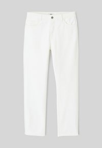 Jean en denim blanc avec une coupe droite, dotés de poches avant, d'une fermeture à bouton en métal et de détails de couture subtils.
