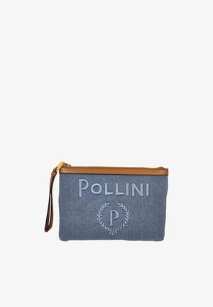 Borsellino da polso in denim con rifiniture in pelle marrone, cerniera dorata e testo ricamato "POLLINI" con disegno di corona d'alloro e lettera "P".