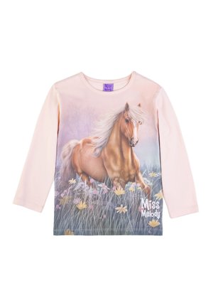 Langärmliges, hellrosa Hemd mit einem großen Grafiken eines Pferdes auf einer Wiese mit Blumen. „Miss Melody“-Logo unten links.