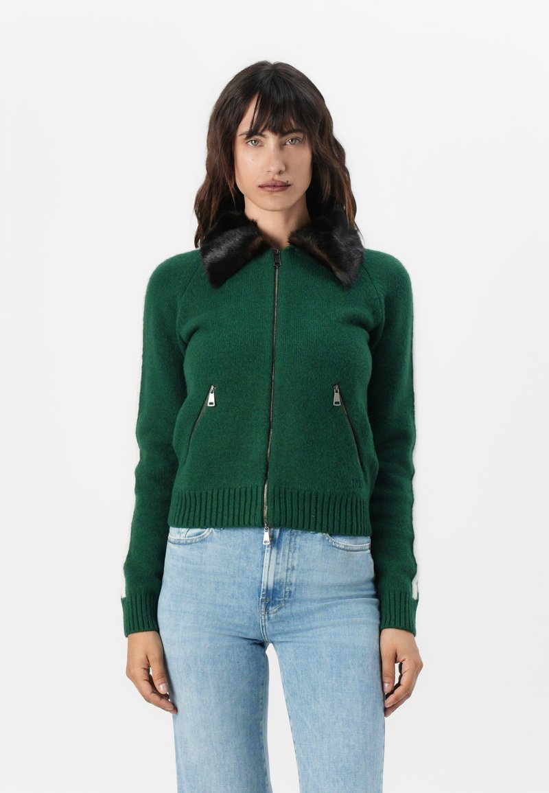 N°21 Vest donkergroen