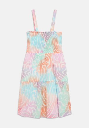 Vestito estivo colorato con tonalità pastello in blu, rosa e arancione. Presenta un corpetto arricciato, spalline sottili e un design a balze per la gonna.