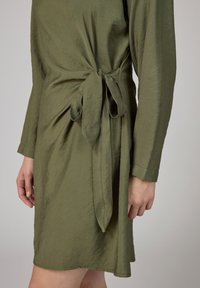 AN'GE Robe de jour - army
