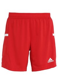 Bermudas deportivas rojas hechas de tela ligera, con una cintura elástica, franjas laterales blancas y un logo de Adidas en la parte inferior derecha.