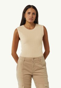 comma casual identity - Top