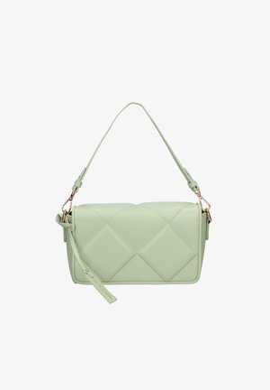 Borsa a mano in finta pelle verde chiaro, con design trapuntato, tracolla rimovibile e dettagli in metallo dorato. Presenta una chiusura con cerniera e un'etichetta decorativa laterale.