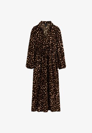 Bruine jurk met lange mouwen en tailleceintuur, voorzien van een patroon van lichte vlekken, een kraag en een vloeiende silhouet.