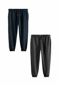 Twee paren joggers: één in donker marineblauw, één in antracietgrijs. Beide hebben een elastische tailleband met trekkoord en geribde boorden. Glad materiaal.