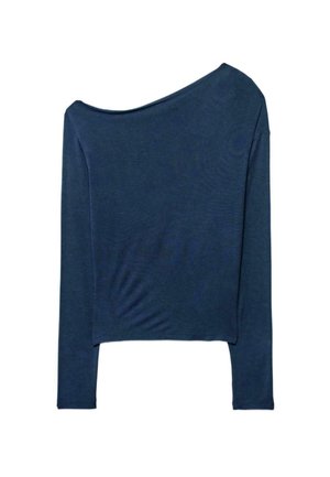Tmavomodrý top s dlhými rukávmi a asymetrickým výstrihom. Vyrobený z mäkkej, ľahkej látky, má voľný strih a hladkú textúru.