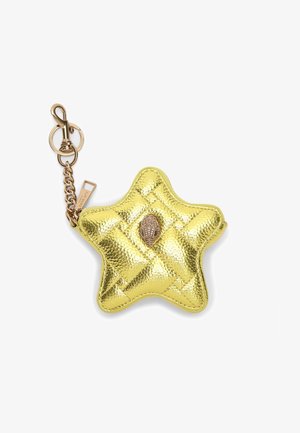 Goudkleurige, stervormige sleutelhanger pouch met een gequiltde textuur en een schelpenaccent. Inclusief metalen ketting en haakje.